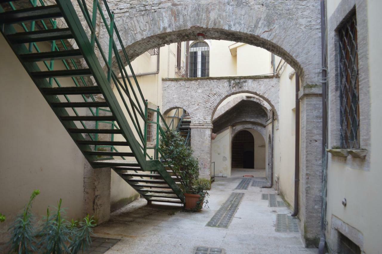 Appartamento In Centro Σπολέτο Εξωτερικό φωτογραφία